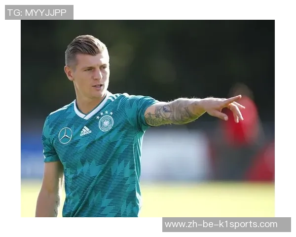 年轻时英俊迷人的足球球星们 他们的帅照见证了青春与热血的岁月