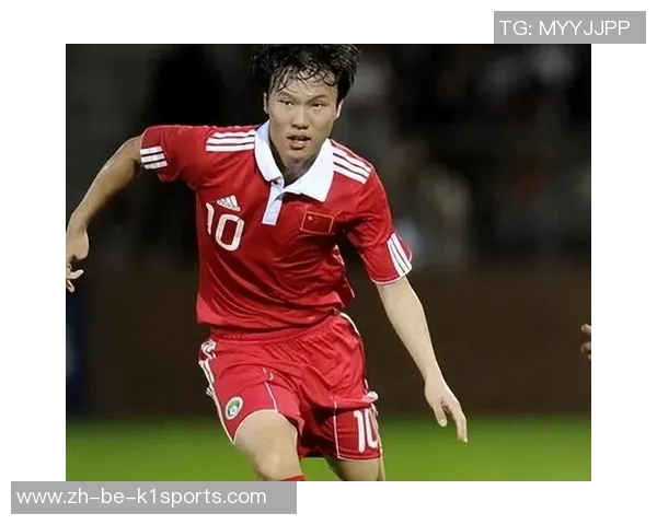 八号球服球星的传奇之路:从草根到巅峰的足球故事 八号球服球星的传奇之路:从草根到巅峰的足球故事